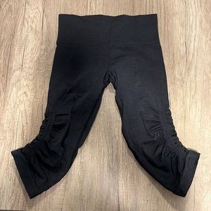 Lululemon- In The Flow Crop